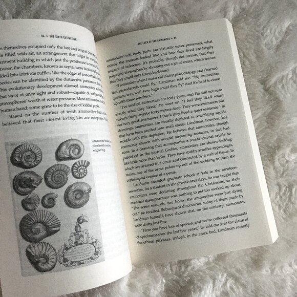 'The 6th Extinction: An Unnatural History' By Elizabeth Kolbert - Picture 3 of 7